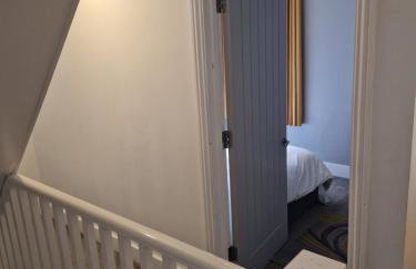 Modern 5 bedroom house with parking, London - Foto 12