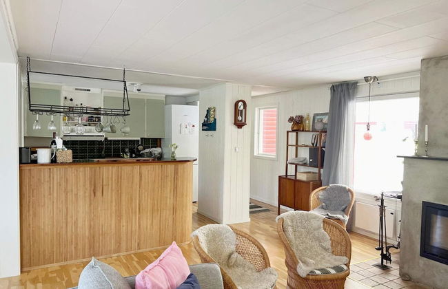 6 Person Holiday Home in Djurhamn - Photo 7