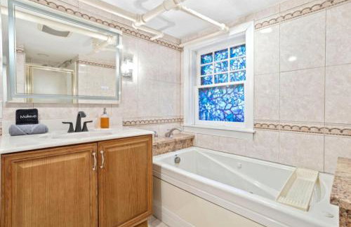 8BR 3BA Classic by Tropicana, Boardwalk, Beach - Foto 72