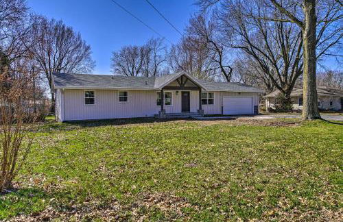 Retreat with Deck about 9 Mi to Downtown Springfield - Foto 24