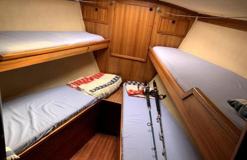 Notte in barca tra gioia e relax cullati dal mare - Foto 23