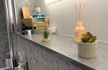 West London Residences - Private Terrace - Opposite Piccadilly Line 20min SOHO Oxford Street - Photo 17