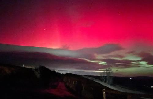 Cwm Uchaf Holiday Home, hot tub and horse view! - Photo 36