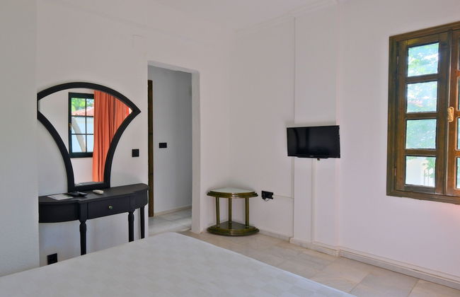 Club Mel Holiday Resort - Photo 2