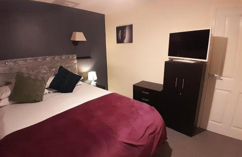 Silverstone White House - Photo 6