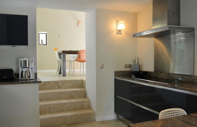 Unique Villa With Private Pool - Photo 11