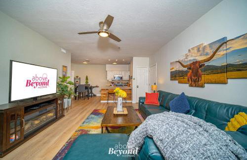 Color Pop by the Pool! - Foto 11