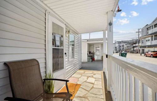 Keefe Korner AC Parking Walk to Beach - Photo 2