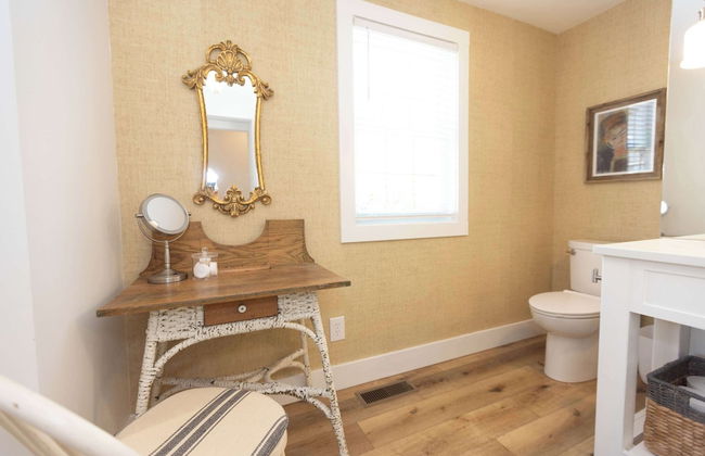 Heaven on Earth! 2 BDR Fontana Flat, Walk to Lake - Photo 21