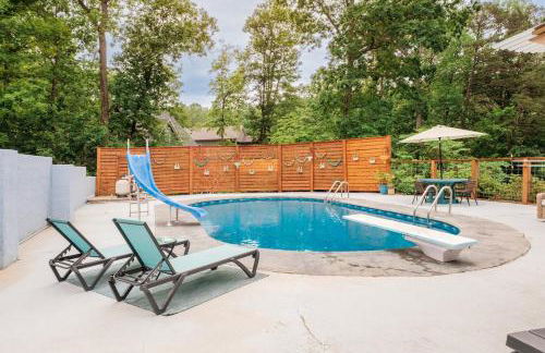 Mountain View Bungalow Near Breweries, Trails, Pool and Waterfalls - Foto 39