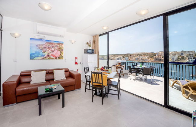 Harbour Lights Seafront Penthouse by Getaways Malta - Foto 5