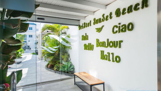 Bristol Sunset Beach - Holiday Apartments - Photo 5, Reception