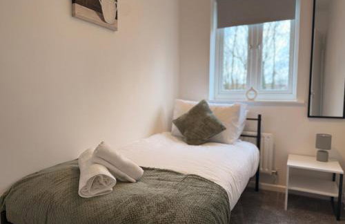 Woody Bank 3 Bed Sleeps 5 Parking WiFi Contractors - Foto 18