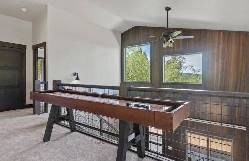 High Mountain Rustic Cabin Hot Tub Game Loft - Foto 19