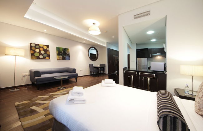 Studio Apartment in The Matrix Tower - Photo 12