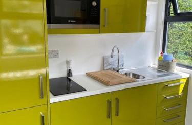 THE LODGE Touch of the Alps in West Sussex - Foto 8