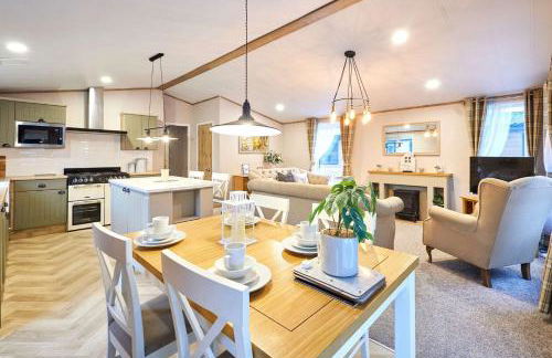 Peace Lodge with Hot Tub - Foto 7