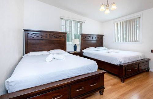 Central LA Bliss: 5 BR Home, BBQ, Perfect Location - Foto 18