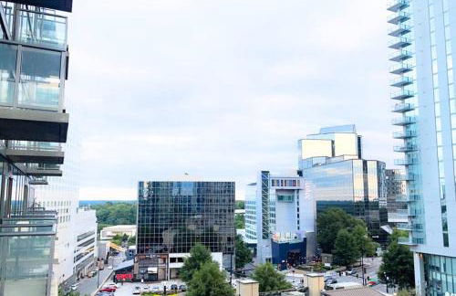 The Luxe -Highrise, Balcony, Year-round Pool, City View! - Foto 18