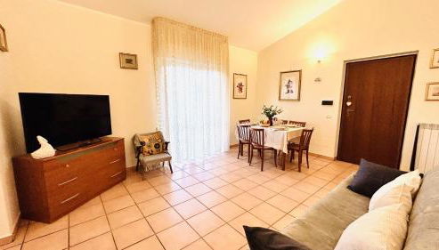 Appartamento a Fiuggi con 2 camere, splendida vista sulle montagne e perfetto per 4 ospiti - Foto 3