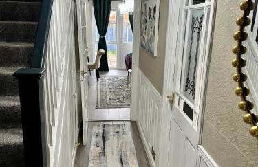 Modern 2 Bedroom House Near London City Airport, Excel, O2 & DLR with FREE Parking & Privet Entrance - Foto 13