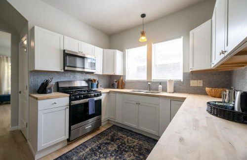 Modern 3BR Haven Near City Hotspots - Foto 5