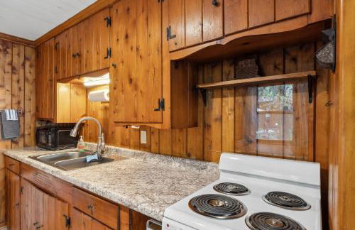 Stony Shore Cabin by Simple Life Rentals - Photo 14