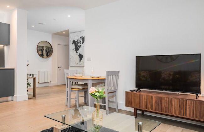 Impeccable 3-bed Apartment in London - Foto 17