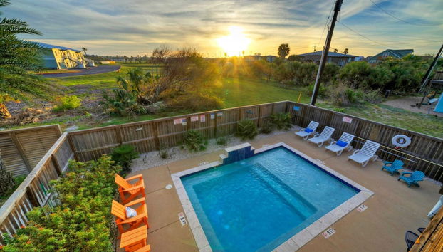 Private Pool Retreat Walk to Beach 2 Living Spaces + Game Room for Groups - Foto 4, Interior