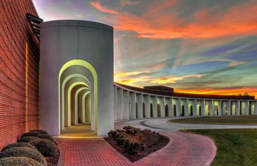 Next to CNU New Listing with Beautiful Finishes - Foto 36