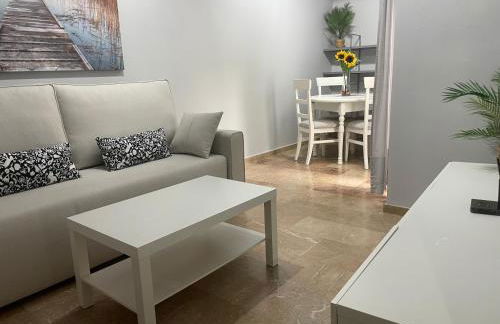 PISO EN EL CENTRO DE HUELVA SILENCIOSO Y CON GRAN PATIO, Calle La Paz - Foto 2