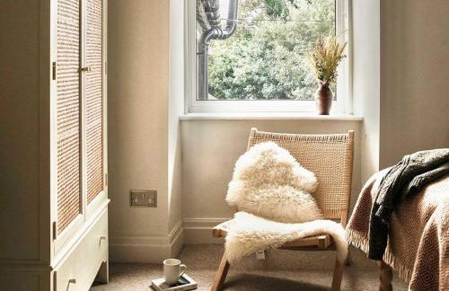 Luxurious Manor House with Sea Views - Sleeps 10 - Photo 35