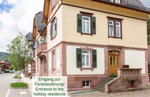 Charaktervolle 122qm Altbau-Ferienwohnung mit Stuck, viel Platz für Familien & Gruppen bis zu 8 Personen, Parkplatz inklusive - Photo 17