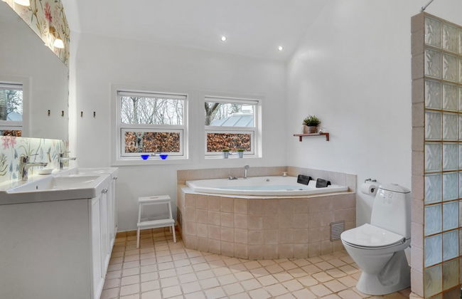 "Holmwith" - 200m from the sea - Foto 18