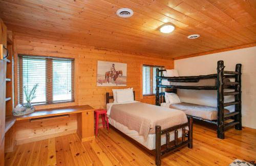 Secluded 18-Acres with Pool Hot Tub Pool Table - Foto 67