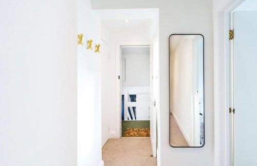 Stylish and Spacious Peckham Flat - Photo 18