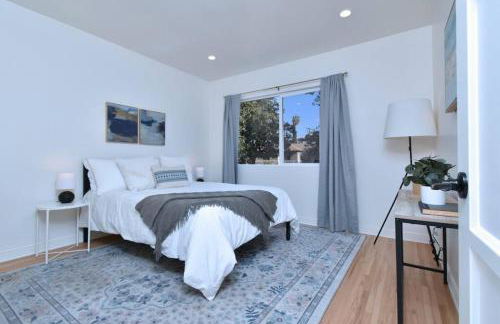 Beautiful 3 Bed Home with a Large Back Yard Outdoor Space - Foto 17