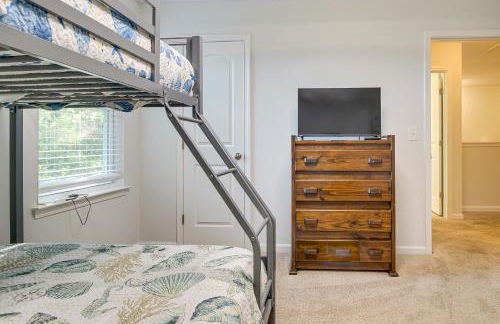 Dog-Friendly Home with Pool Access Near Oak Island! - Foto 21