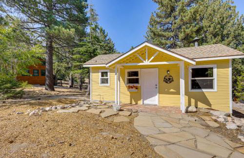 Walk to Water Cozy Cabin in Green Valley Lake! - Foto 1