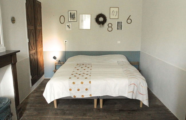 Historic Mansion by River Cenevieres - Foto 13