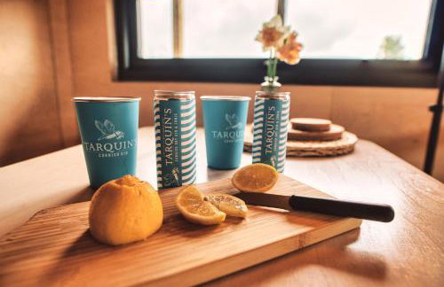 Luxury Glamping Cabin with Outdoor Bath on Cornish Meadow - Photo 30