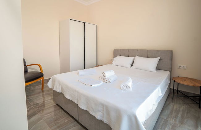 Capo Calaberno Aparts - Photo 4