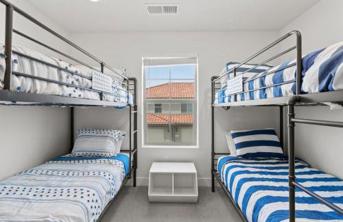 Adventure Base Camp Pet Friendly with Resort Living Pool, Arcade, Pickle-ball - Foto 14