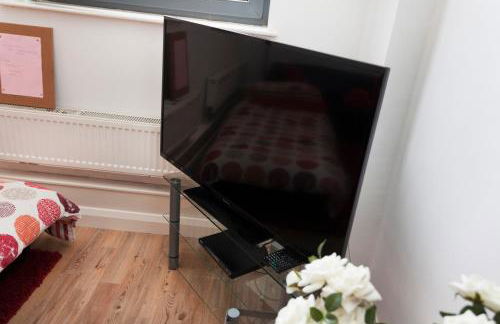 Lace Market Apartments - City Centre - 4 Beds Apartment with 2 Bathrooms and full Kitchen in George Street - close to Victoria Centre Shopping Centre - Parking for Cars & Vans from Five Pounds a Day - Sunday 1pm Check-out - Foto 40