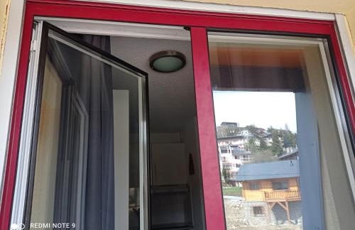 Studio MARMOTTE FONT-ROMEU 4 personnes avec balcon Résidence VAL SOLEIL entièrement rénové en juin 2021 place de PARKING & WIFI gratuit , draps & serviettes de toilettes non inclus, sabanas y toallas no incluidos - Foto 22