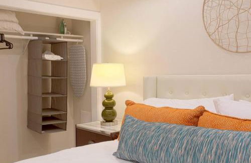 1-Bedroom with Cali King Size Bed in San Diego - Foto 12