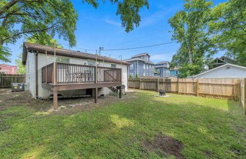 Single Story Pet Friendly Home, with Fenced Yard, Fire Pit, 5min to Downtown!! - Foto 32