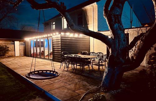 Homely Pembrokeshire Farmhouse - Photo 4