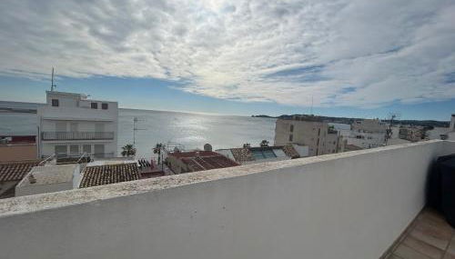 Duplex with spacious terraces and stunning sea views, right next to the beach - Foto 3