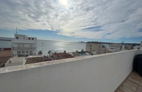 Duplex with spacious terraces and stunning sea views, right next to the beach - Foto 3